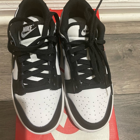 BRAND NEW W Nike Dunk. Size W5. Never wore them, comes in original box.! - Picture 6 of 9